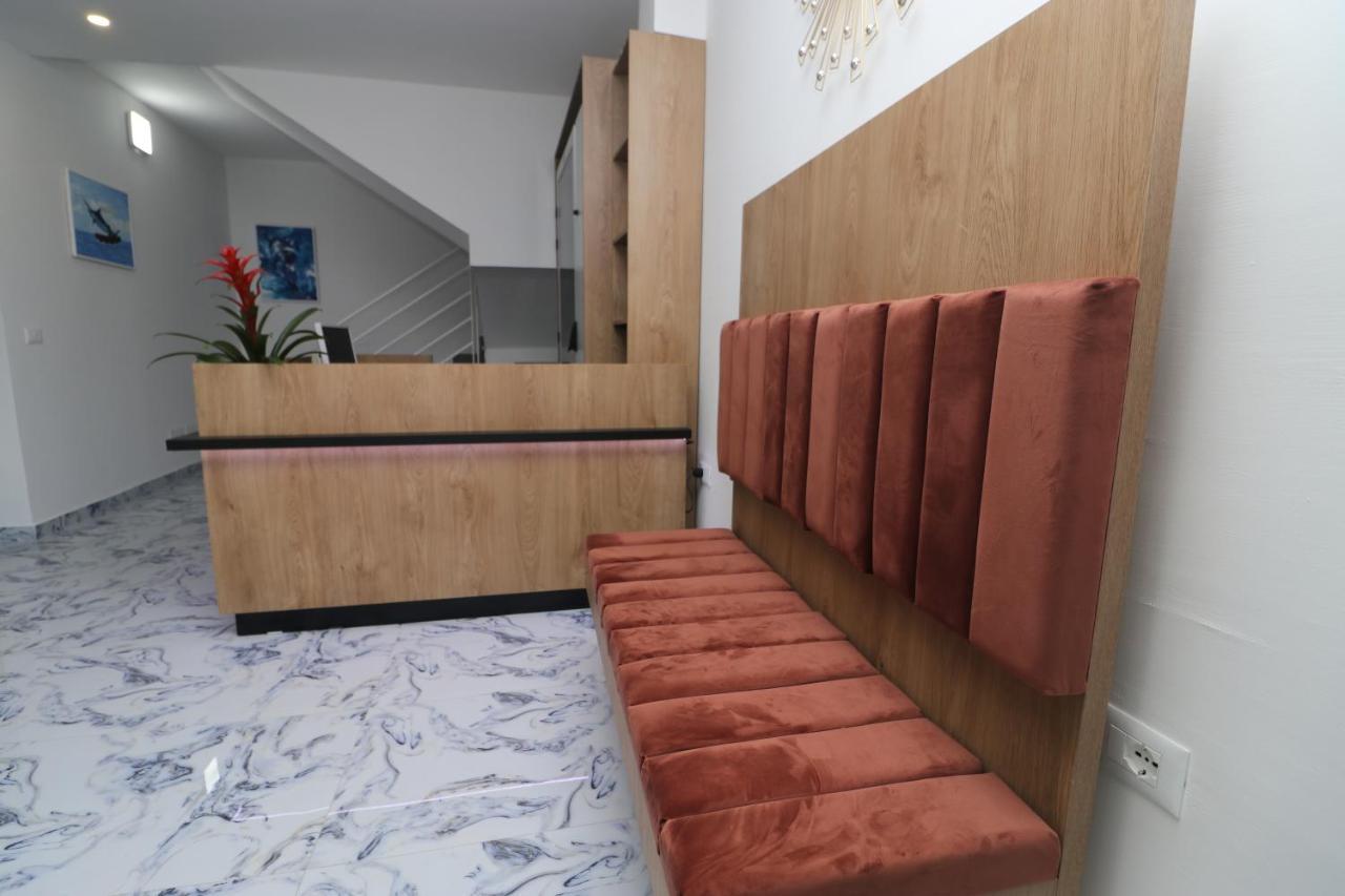 Heming-Way Hotel Драч Екстериор снимка