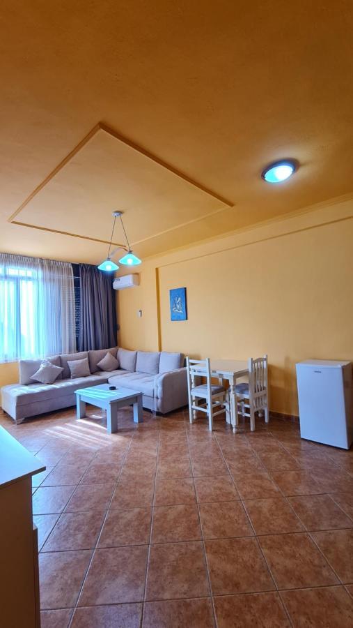 Heming-Way Hotel Драч Екстериор снимка